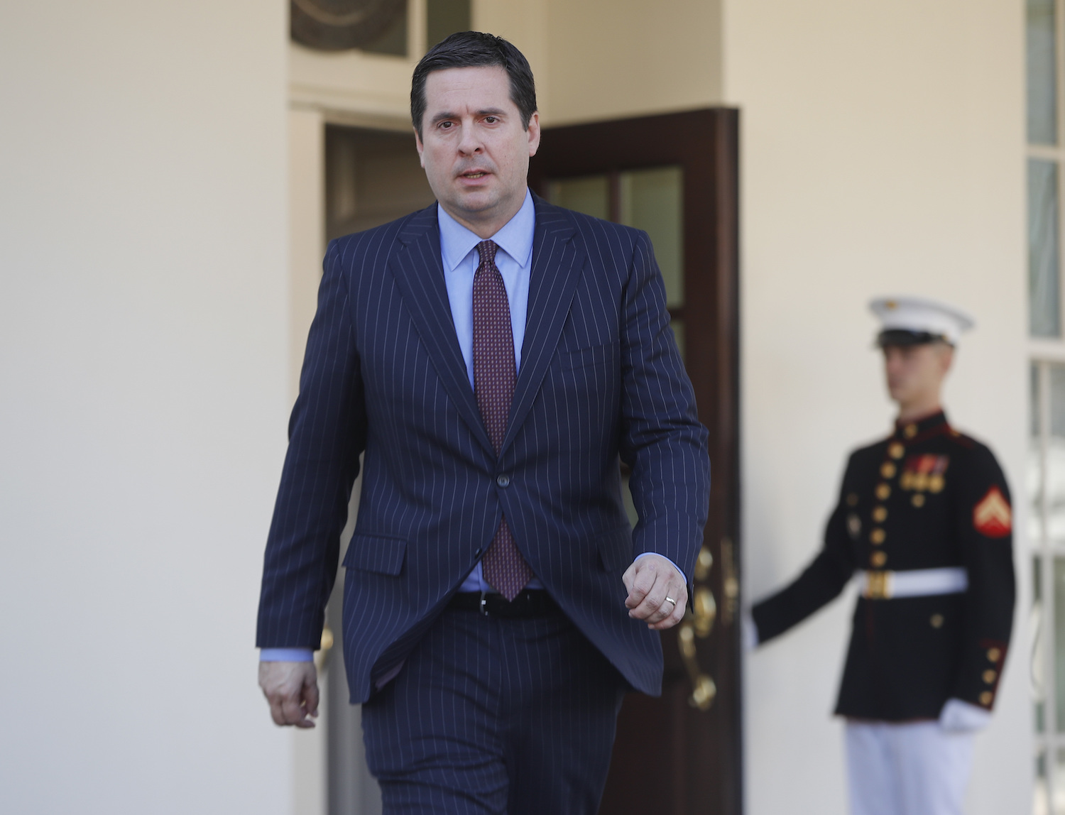 Report: White House officials helped Devin Nunes view sensitive information