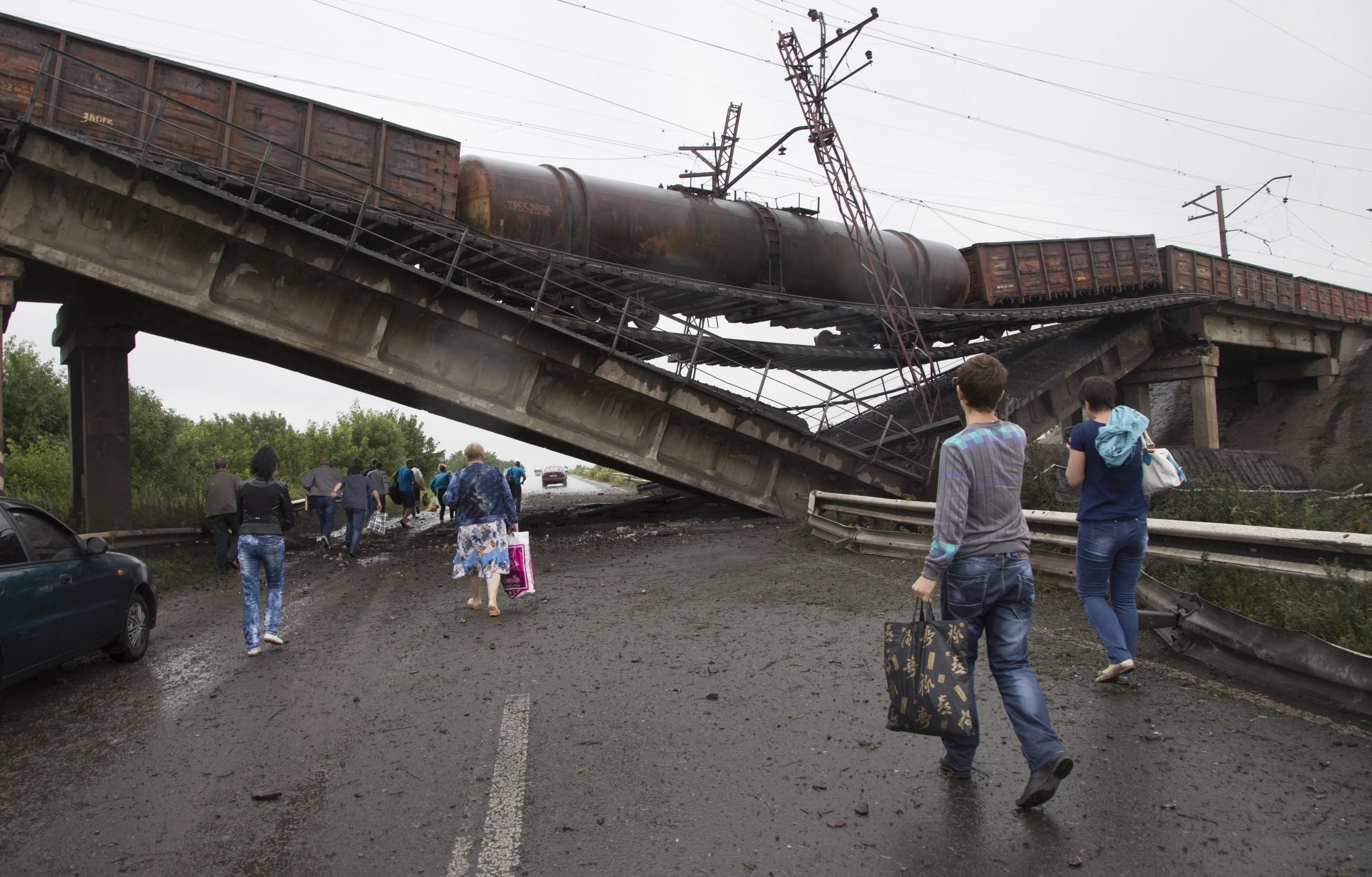 3 bridges blown up in Ukraine near rebel-held city