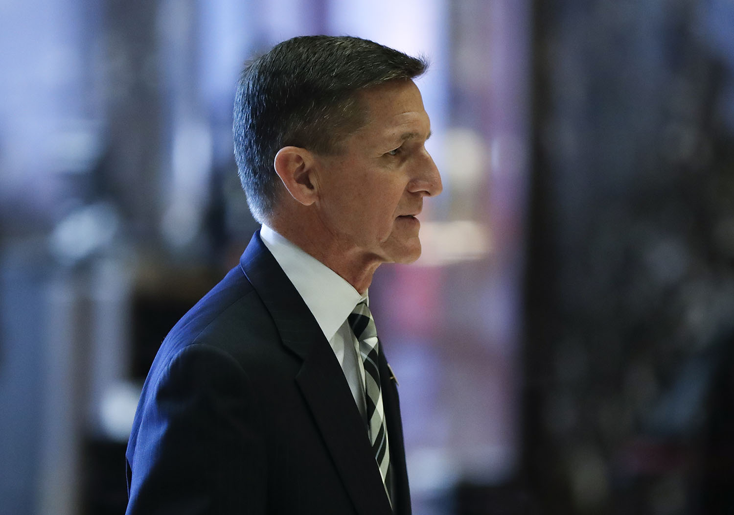Spicer: Trump did not instruct Flynn to discuss sanctions with Russian ambassador