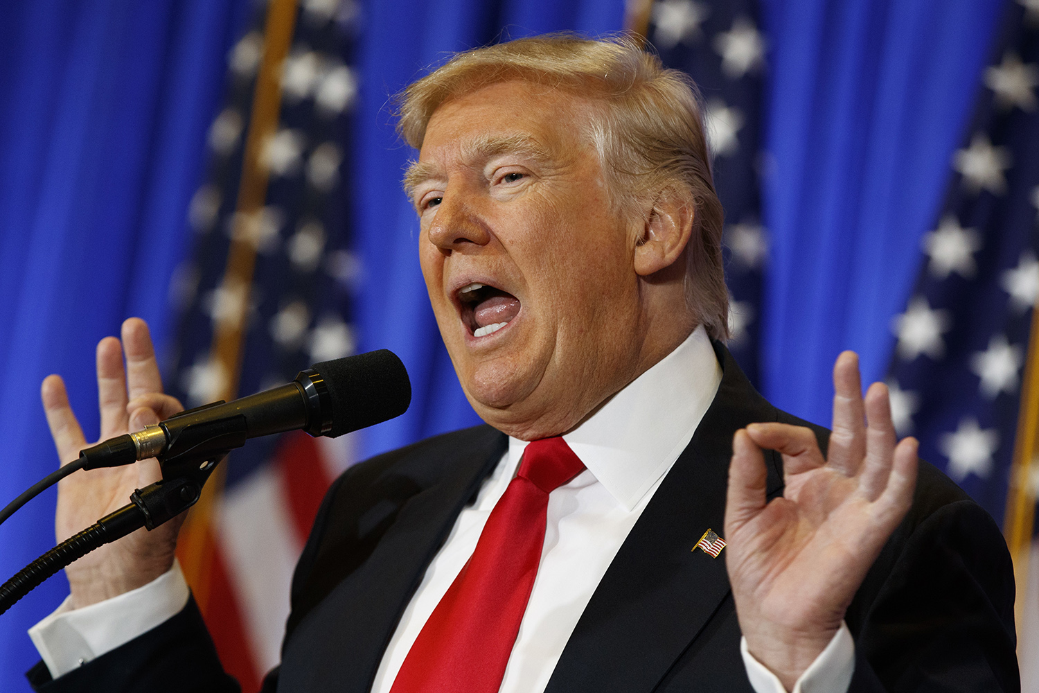 Trump still blames intelligence community for leaking unverified report