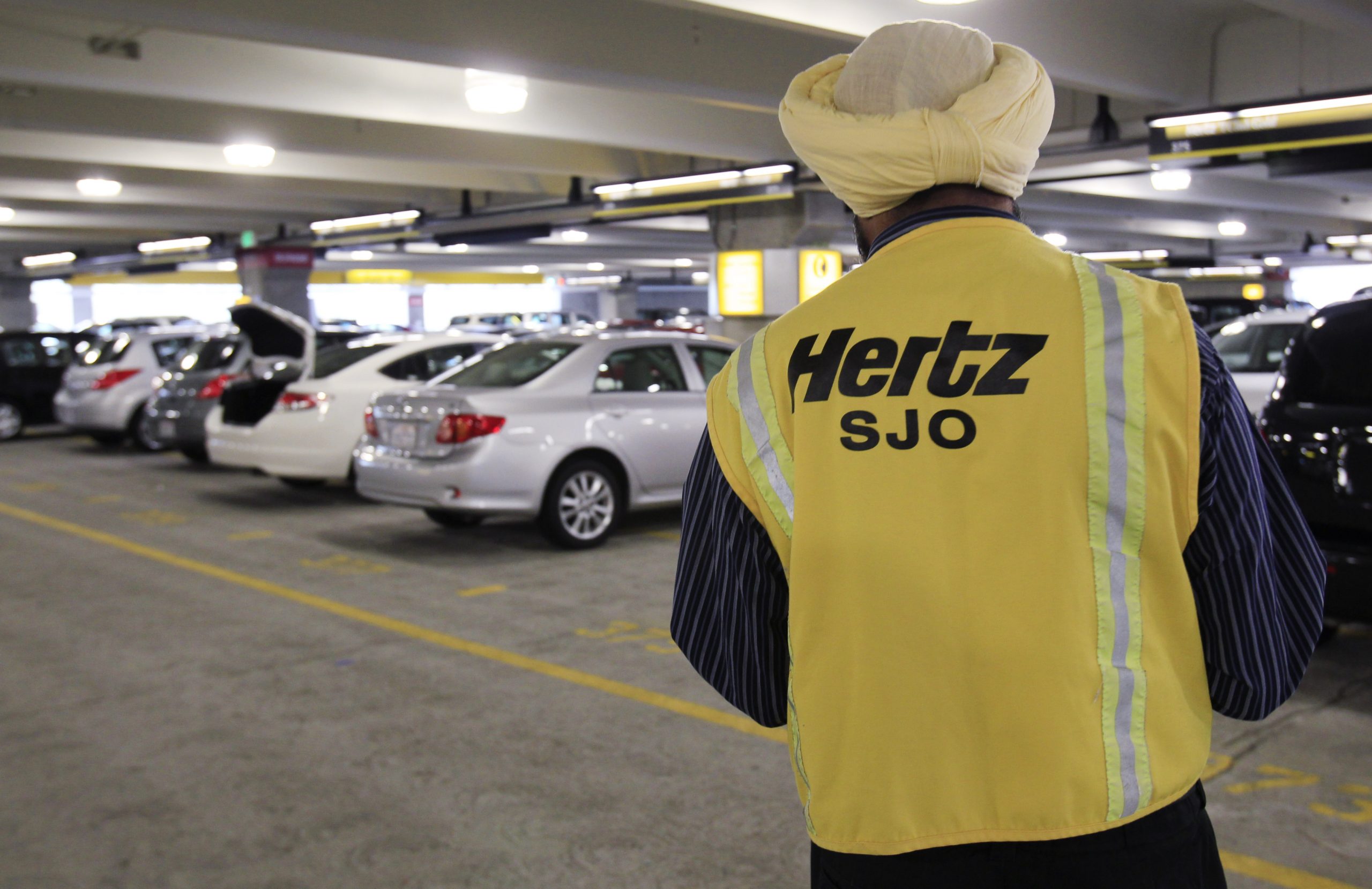 Fifty people join lawsuit saying Hertz reported cars they returned as stolen