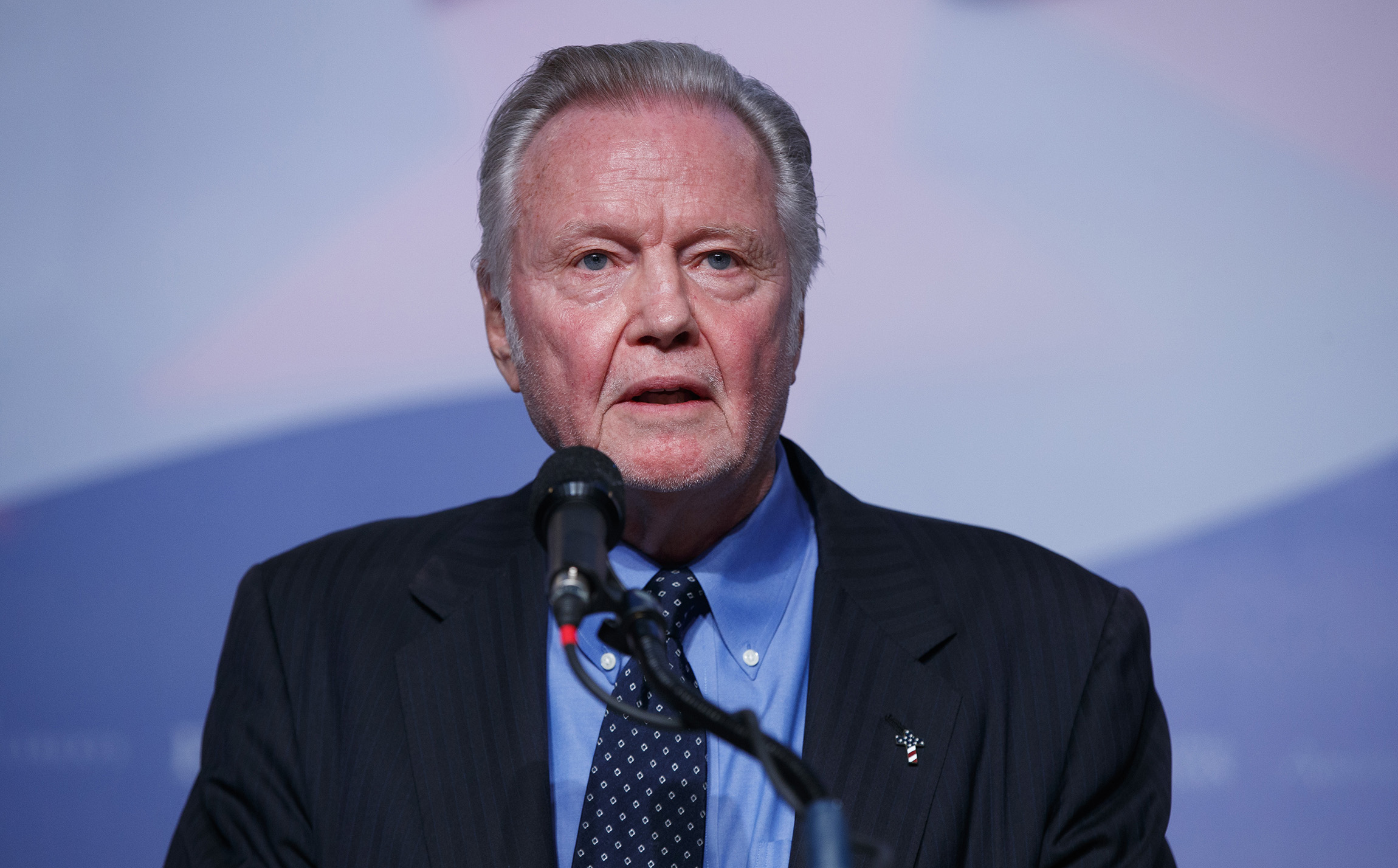 Jon Voight goes on a tear against Robert de Niro’s anti-Trump message