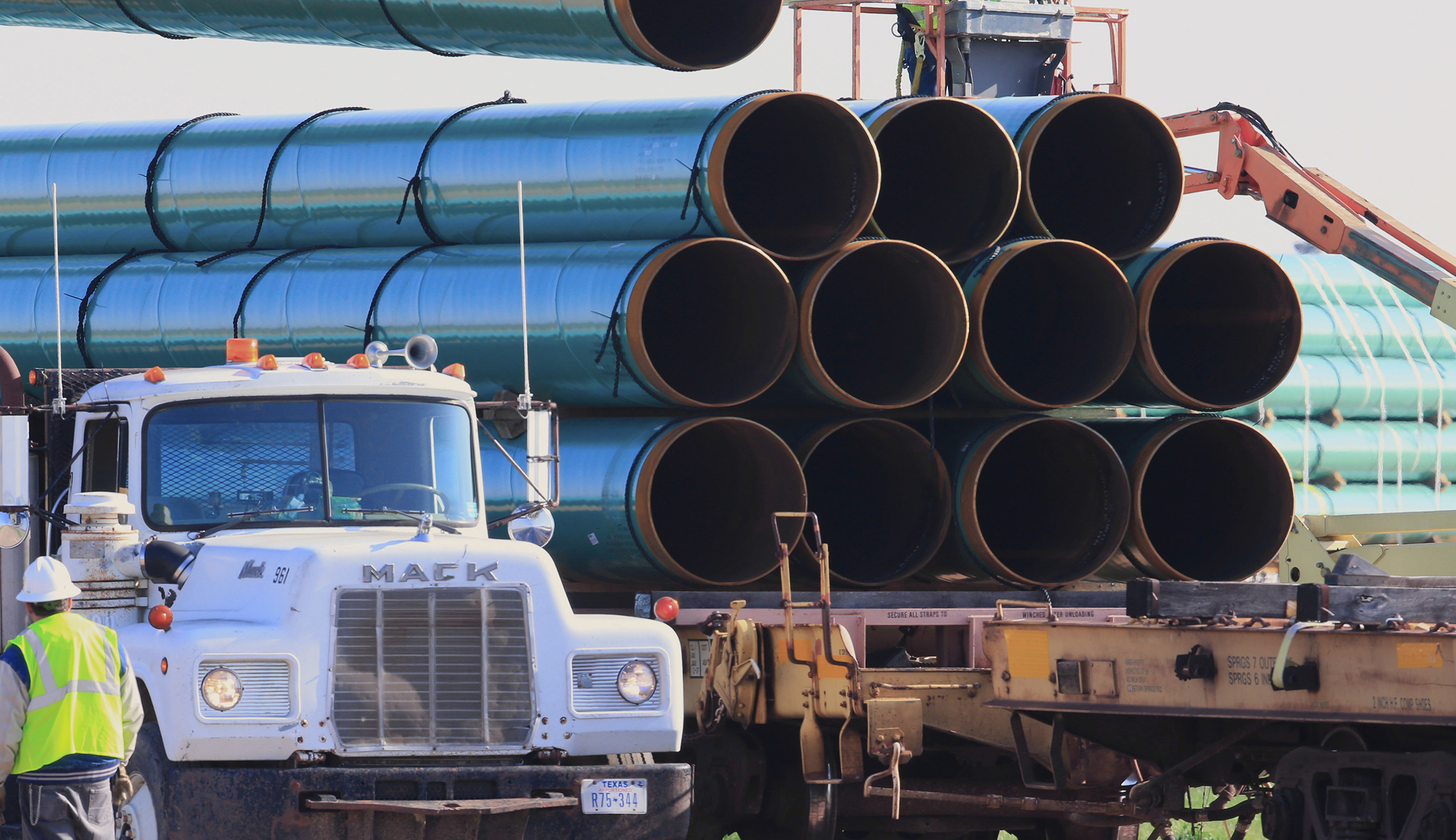 Dakota Access pipeline faces new wave of uncertainty from environmental review