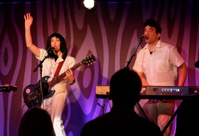   This undated image released by IFC shows Carrie Brownstein, left, and Fred Armisen as 