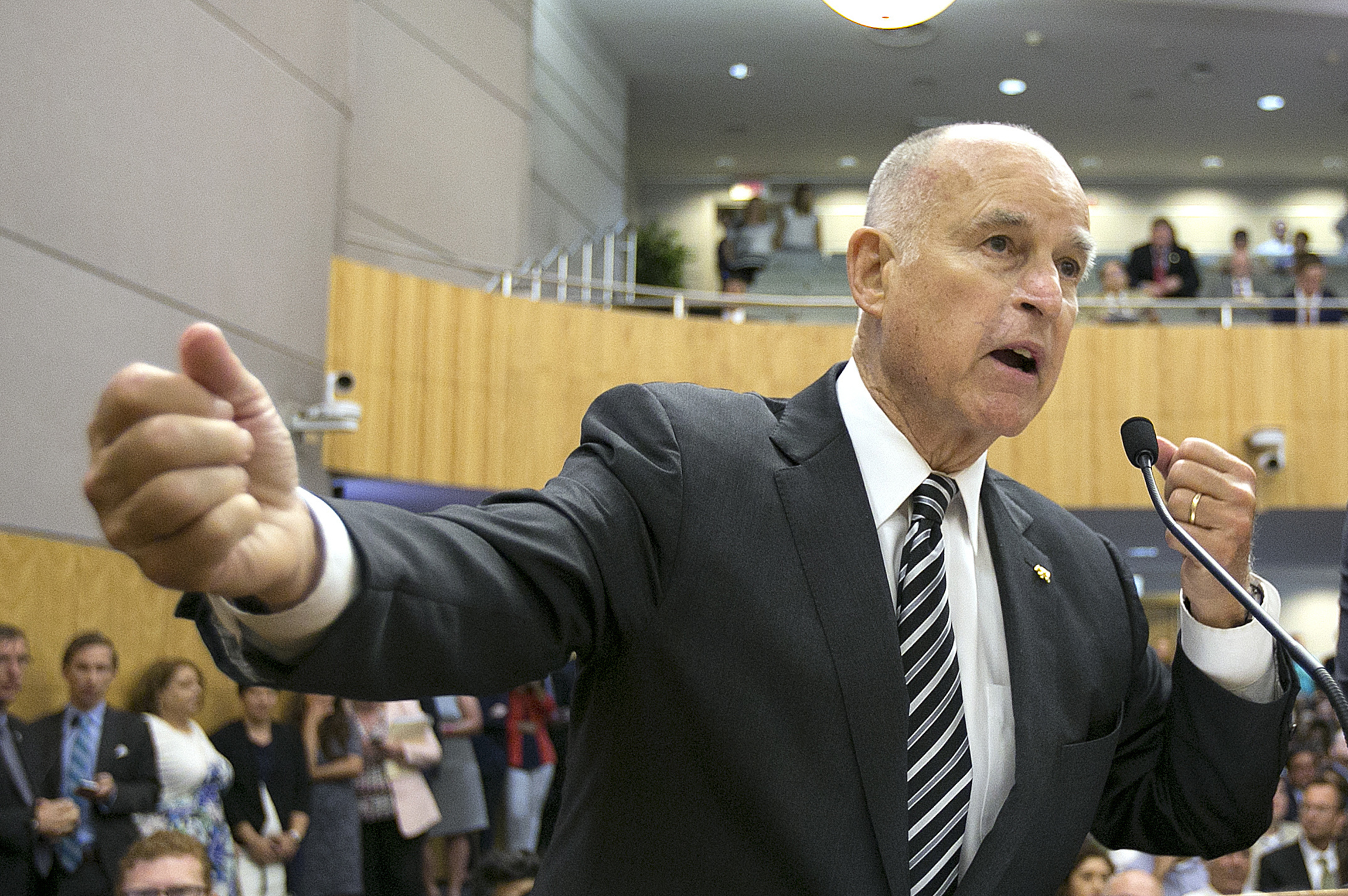 California Gov. Jerry Brown open to suing Trump over ‘sanctuary cities’