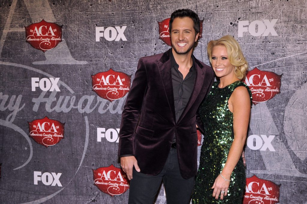 Luke Bryan cleans up at ACAs with 9 awards