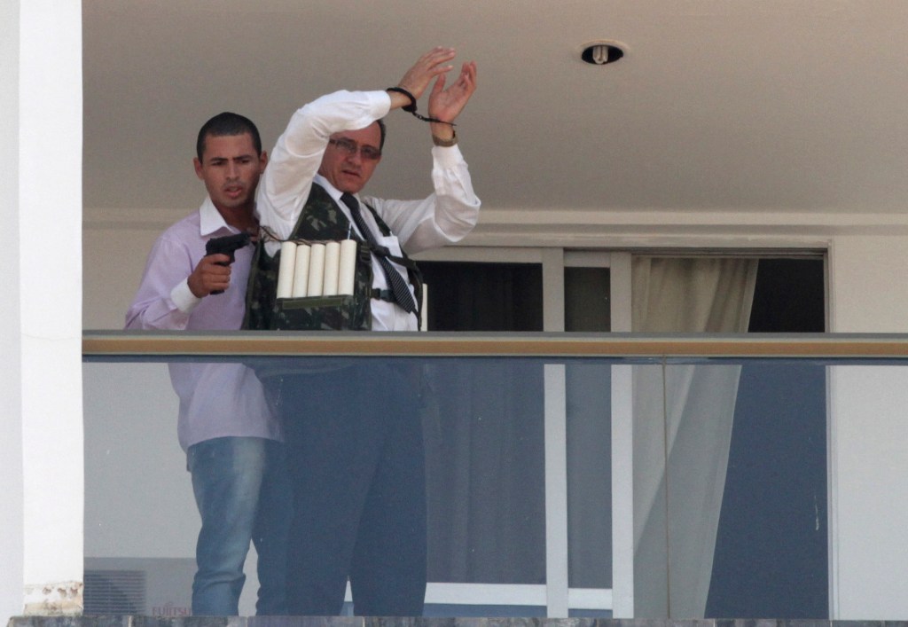 Man frees hostage held for hours at Brazil hotel