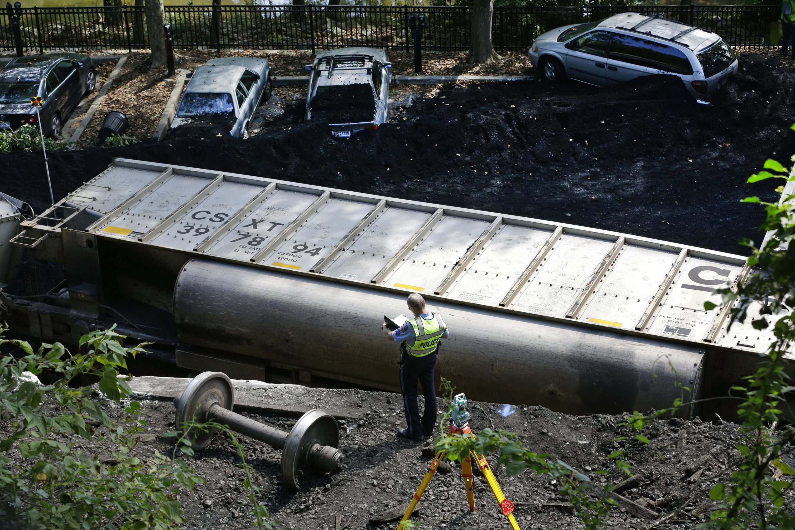 Two college students killed in Maryland train derailment