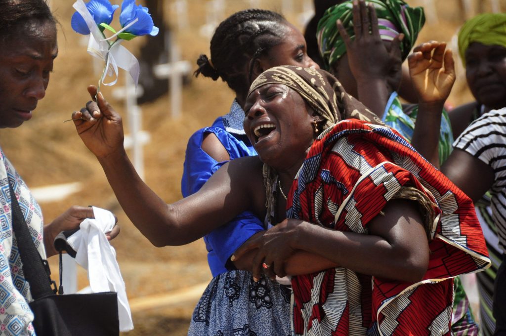 WHO slow to act on Ebola, doctors group says