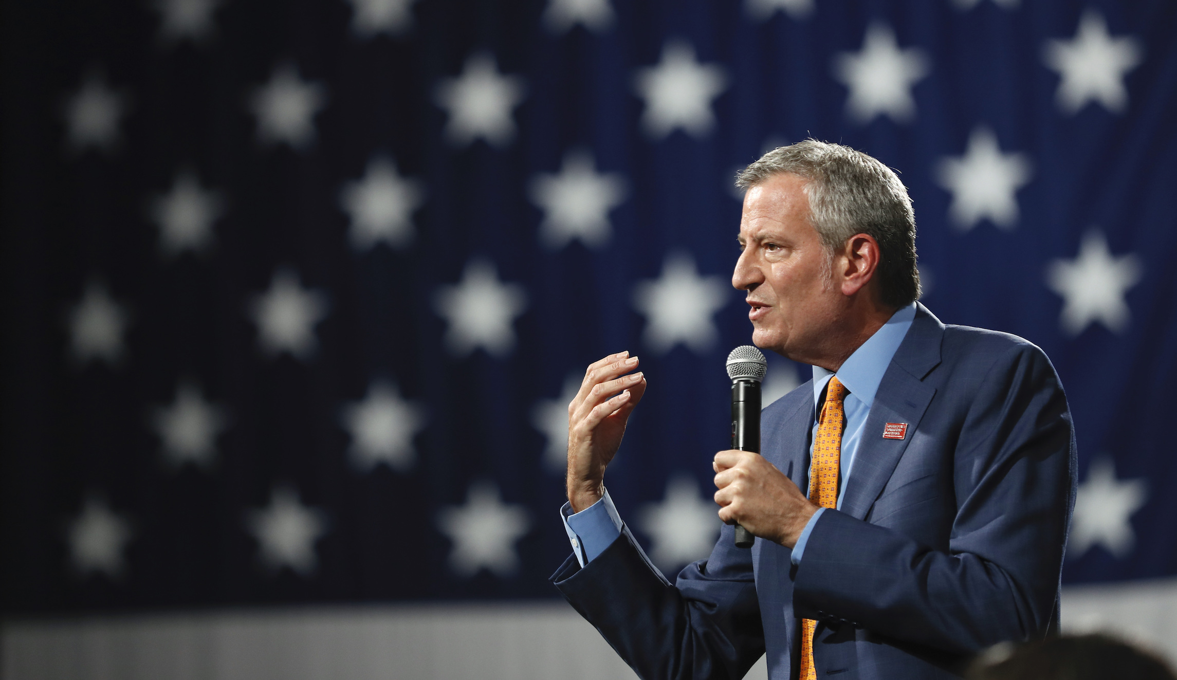 De Blasio tells Trump he’ll see him in court over new rule blocking federal assistance to immigrants