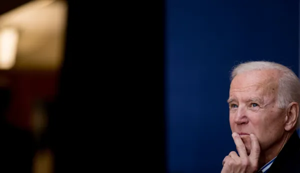 2020 Democrats on defensive as Trump capitalizes on Soleimani killing