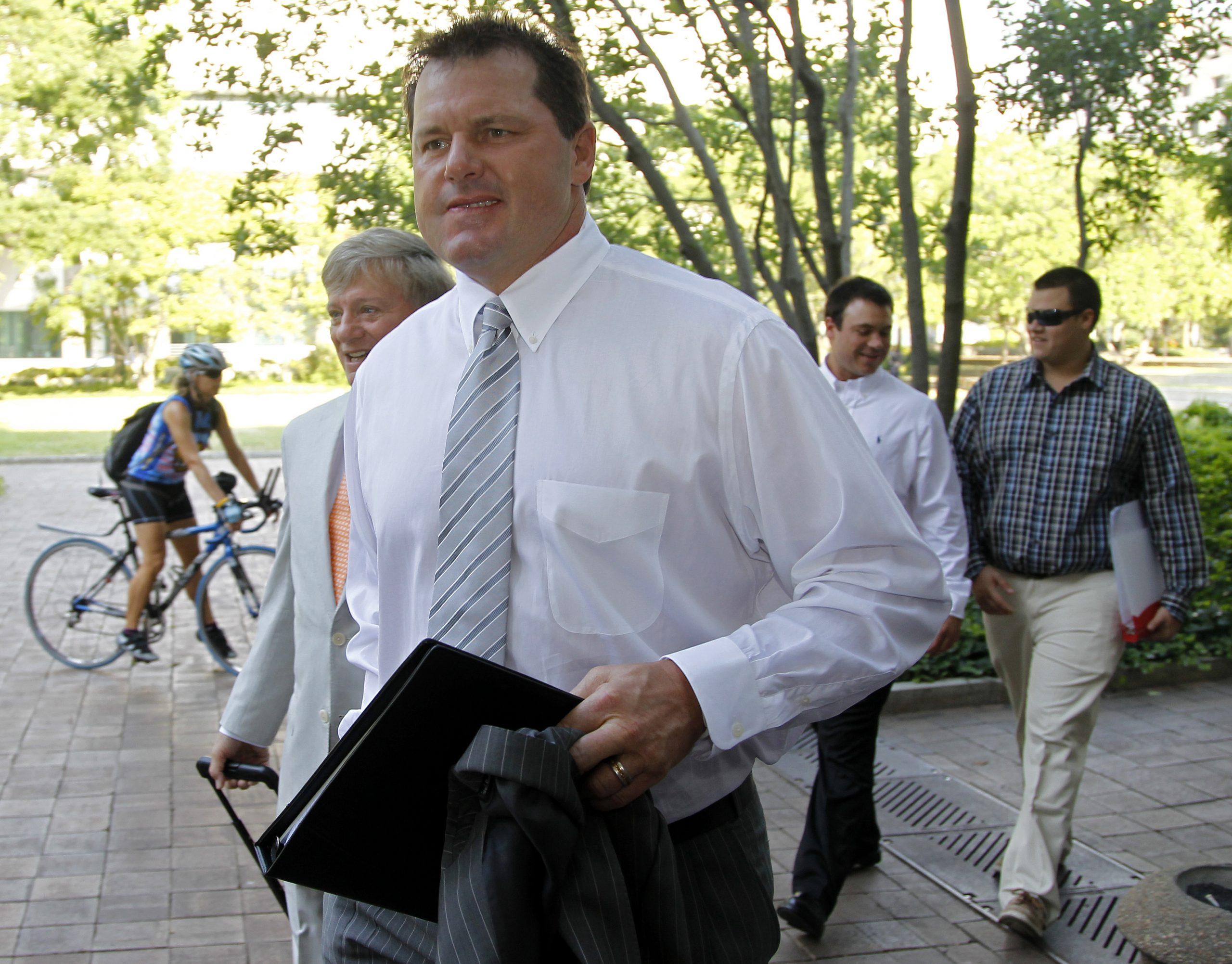 Testimony concludes without Clemens taking stand