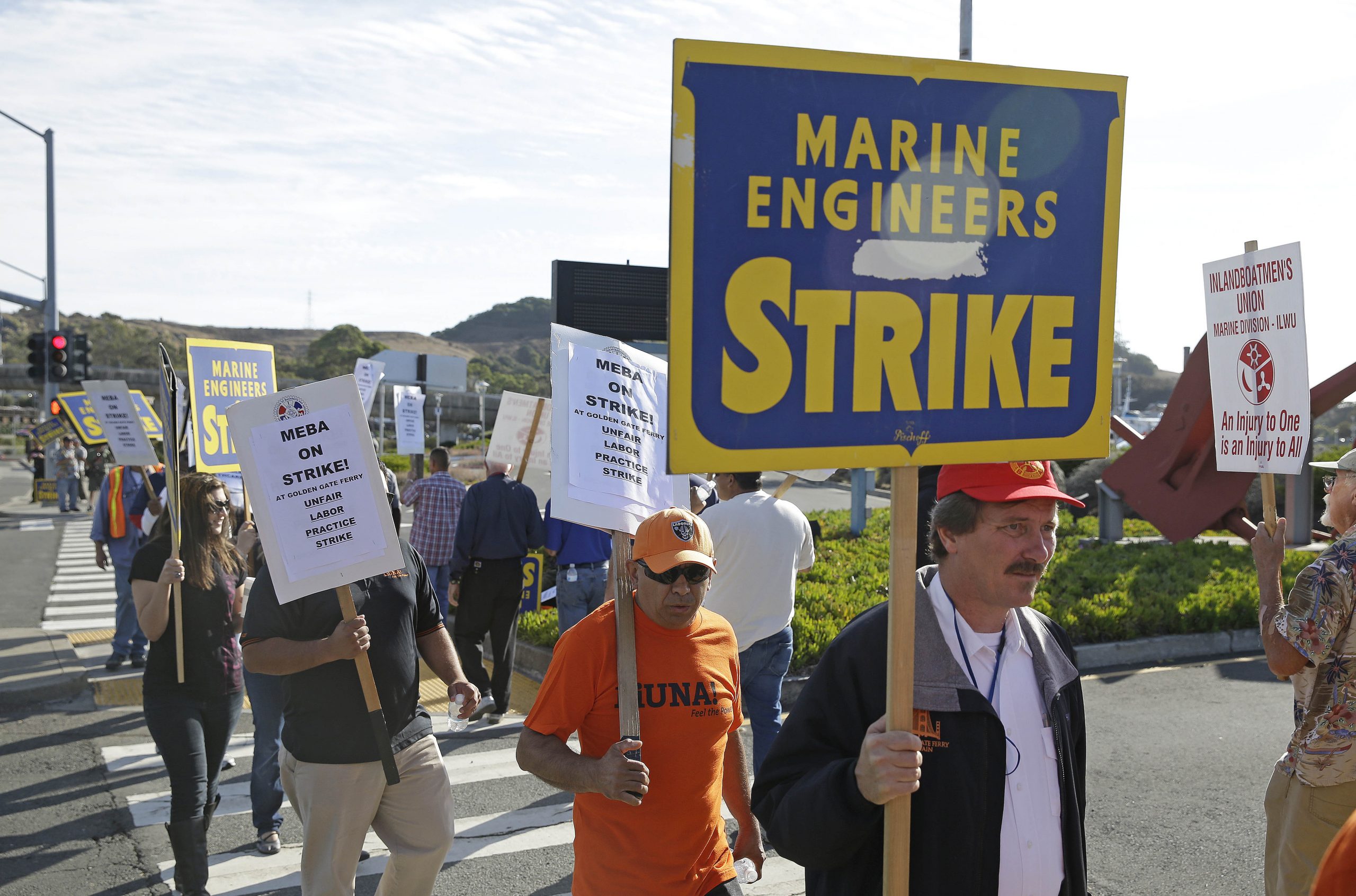 Golden Gate ferry workers strike over contract