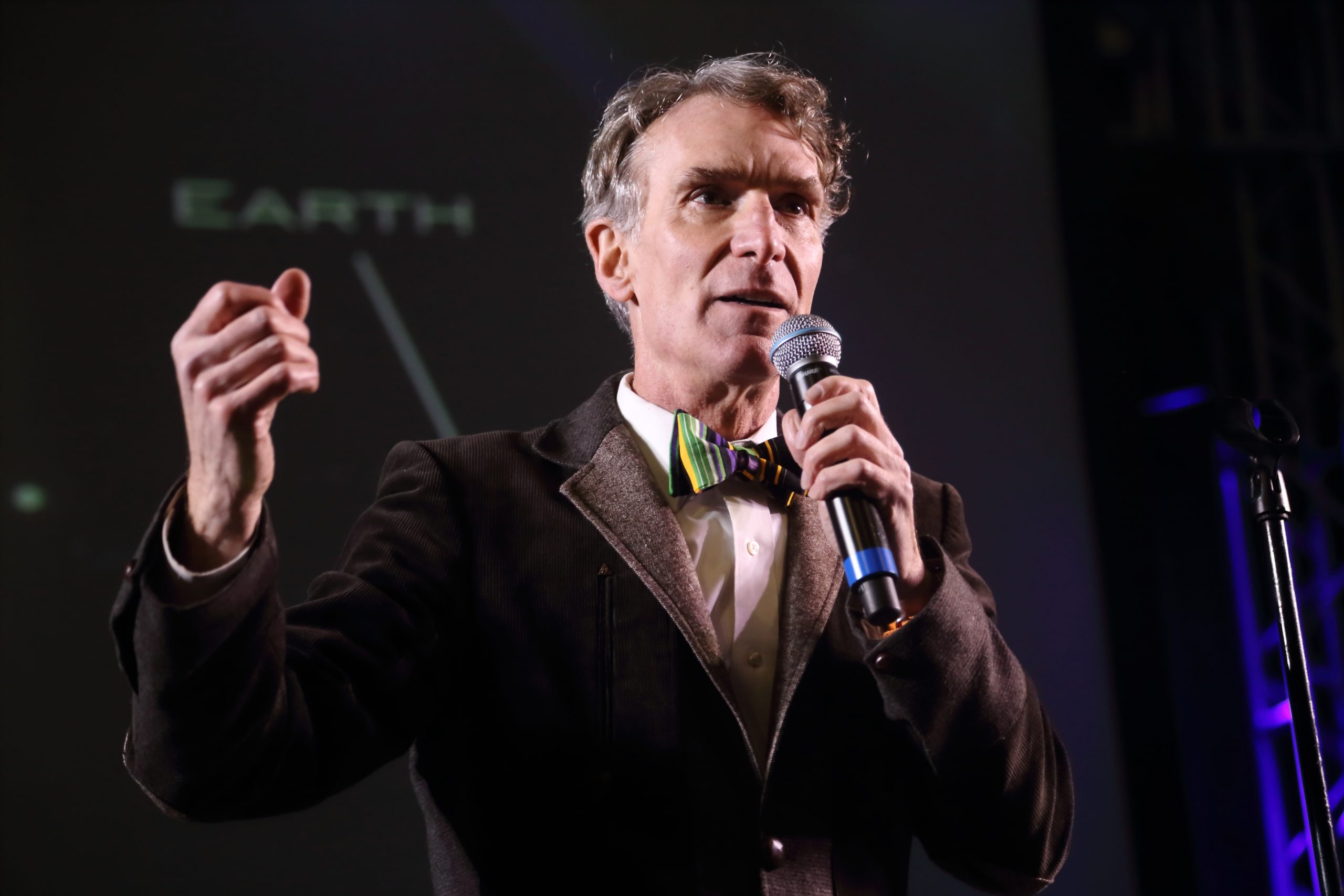 Bill Nye puts GOP candidates in hot seat on climate change