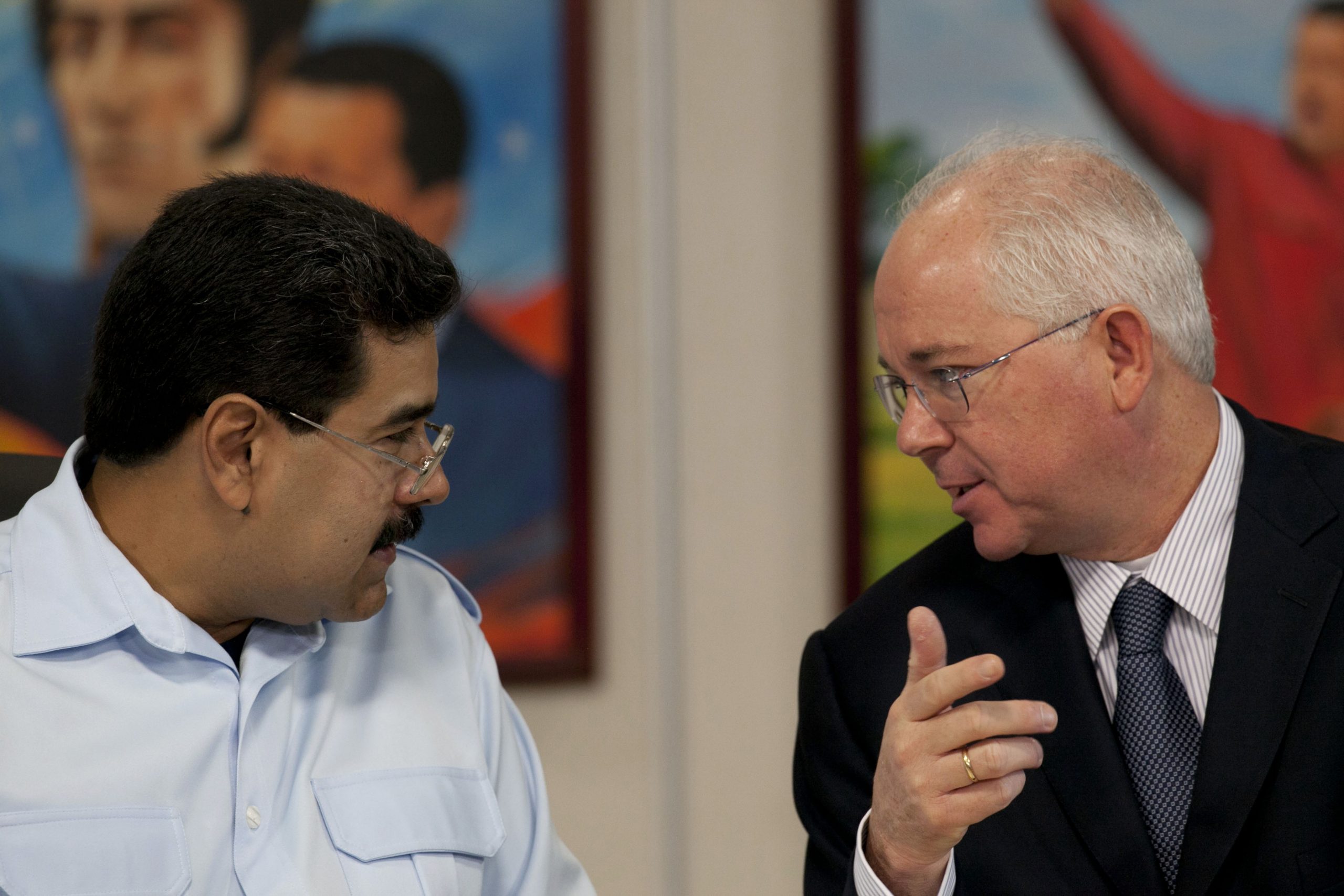 Venezuela president plays to factions with shakeup
