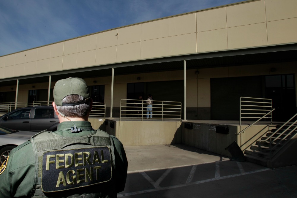 ICE detainee deaths in 2016 tie record high