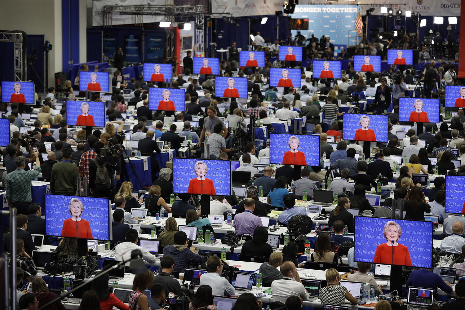 Most American voters think that the media is in the bag for Clinton