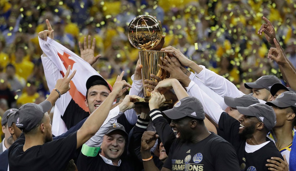 Golden State Warriors reject White House invite after Trump jilts Stephen Curry