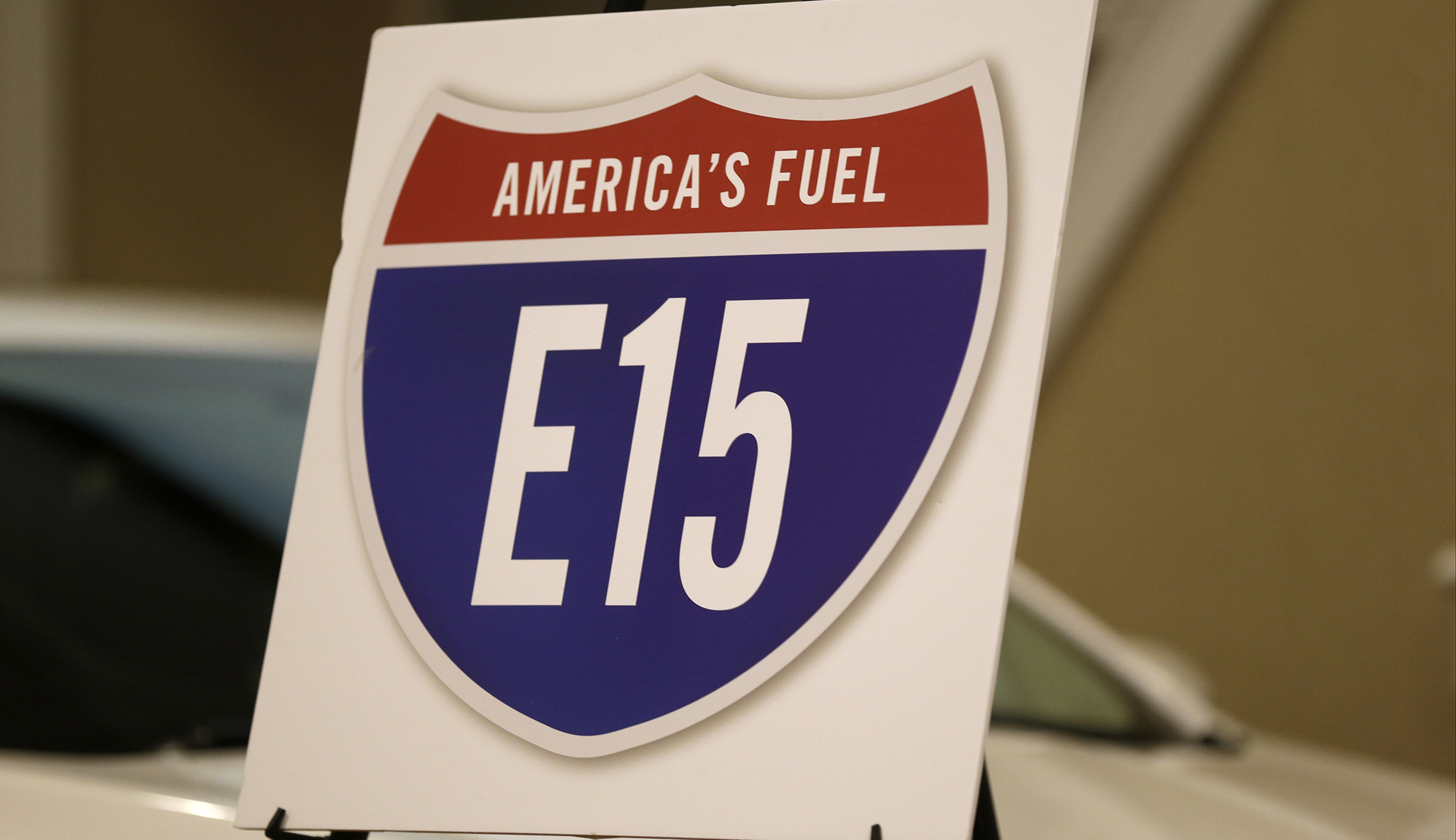 Senate environment leaders lukewarm on bill to allow higher ethanol blends