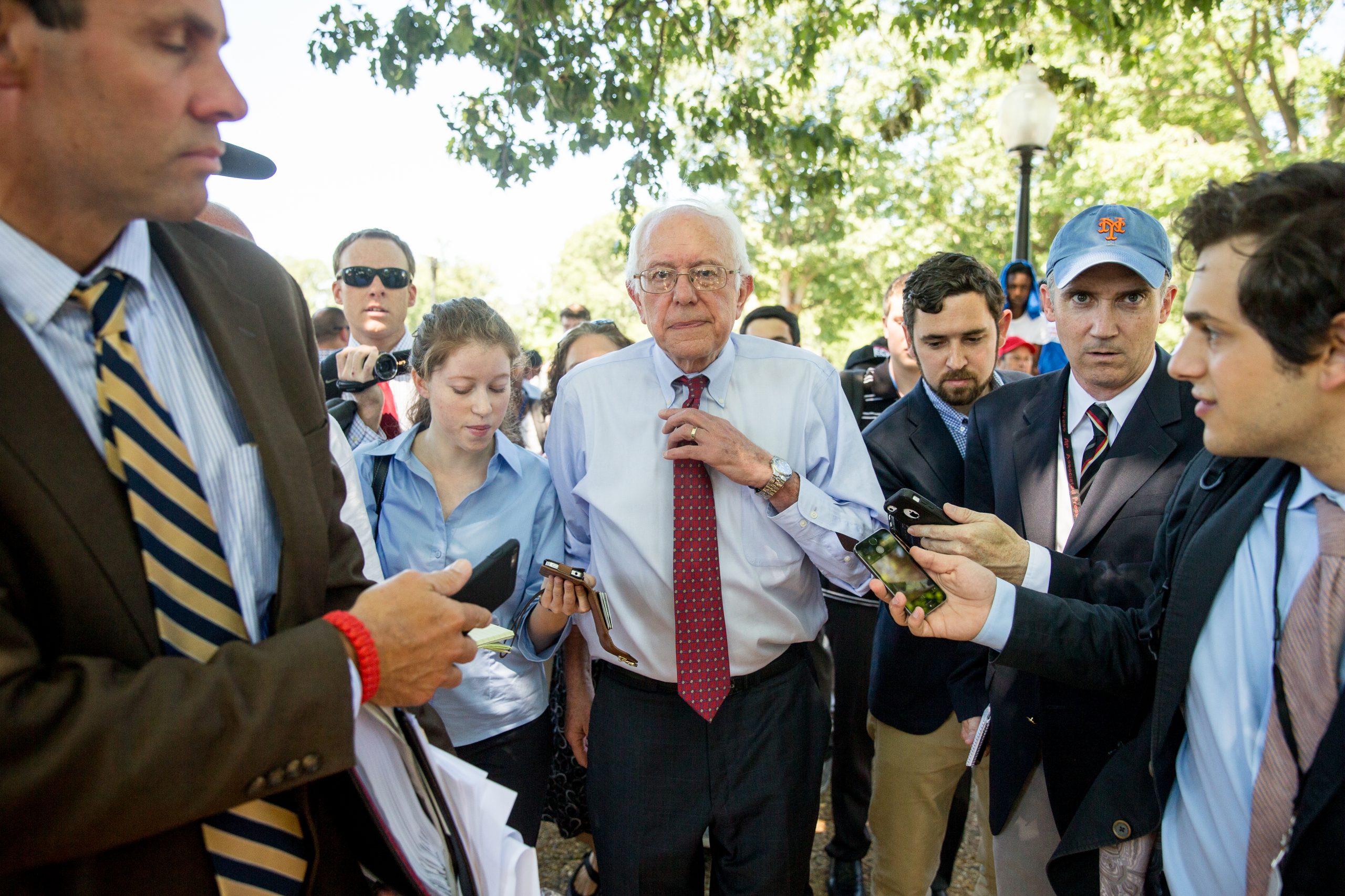 International Business Times fails to disclose reporter’s ties to Bernie Sanders
