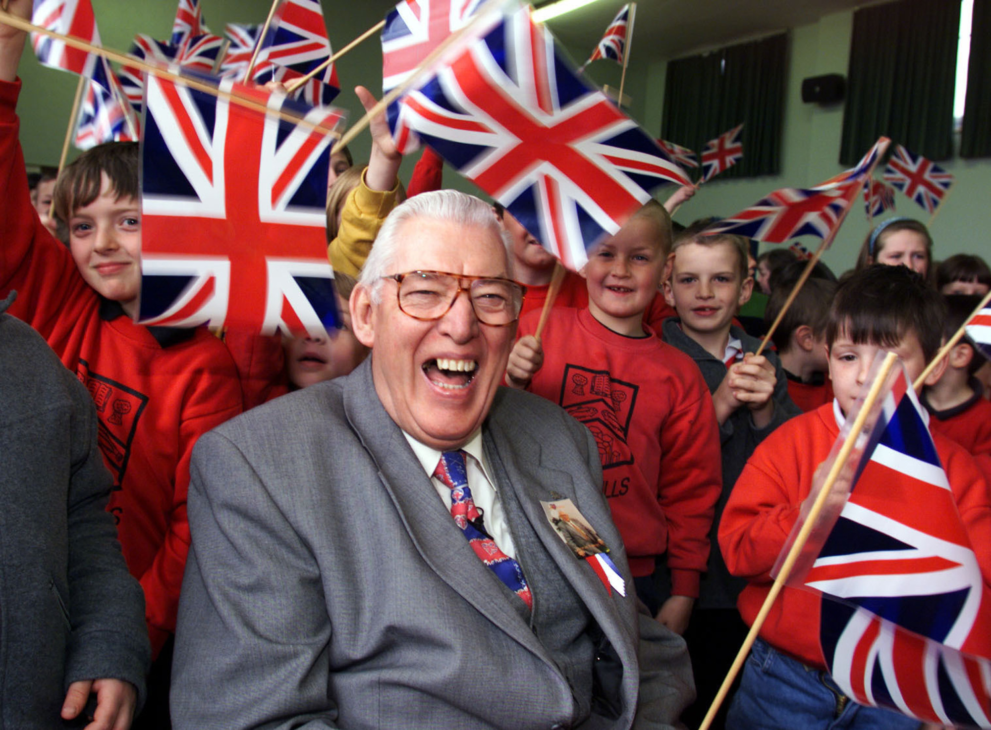 Protestant firebrand Ian Paisley dies at 88