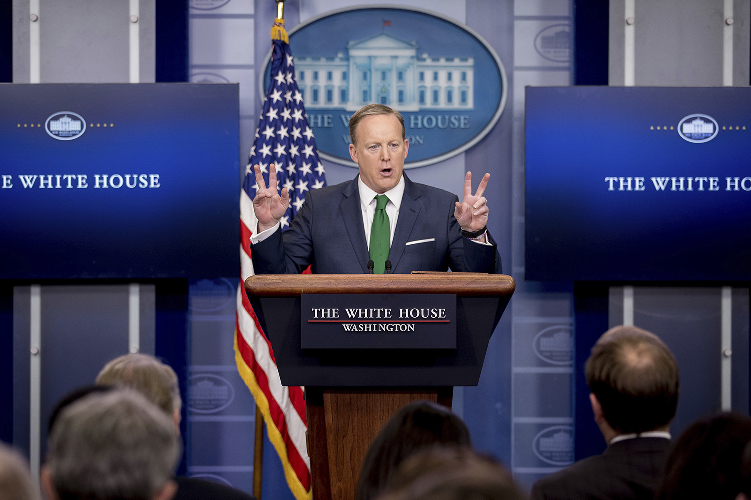 White House: Trump has confidence in Comey ‘at this time’