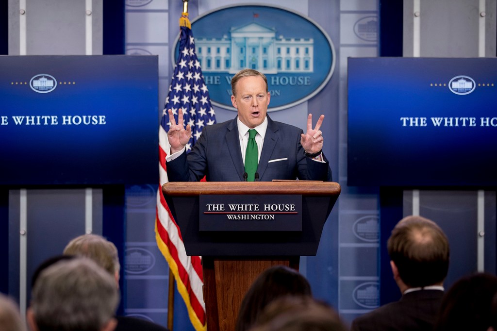 White House: Trump has confidence in Comey ‘at this time’