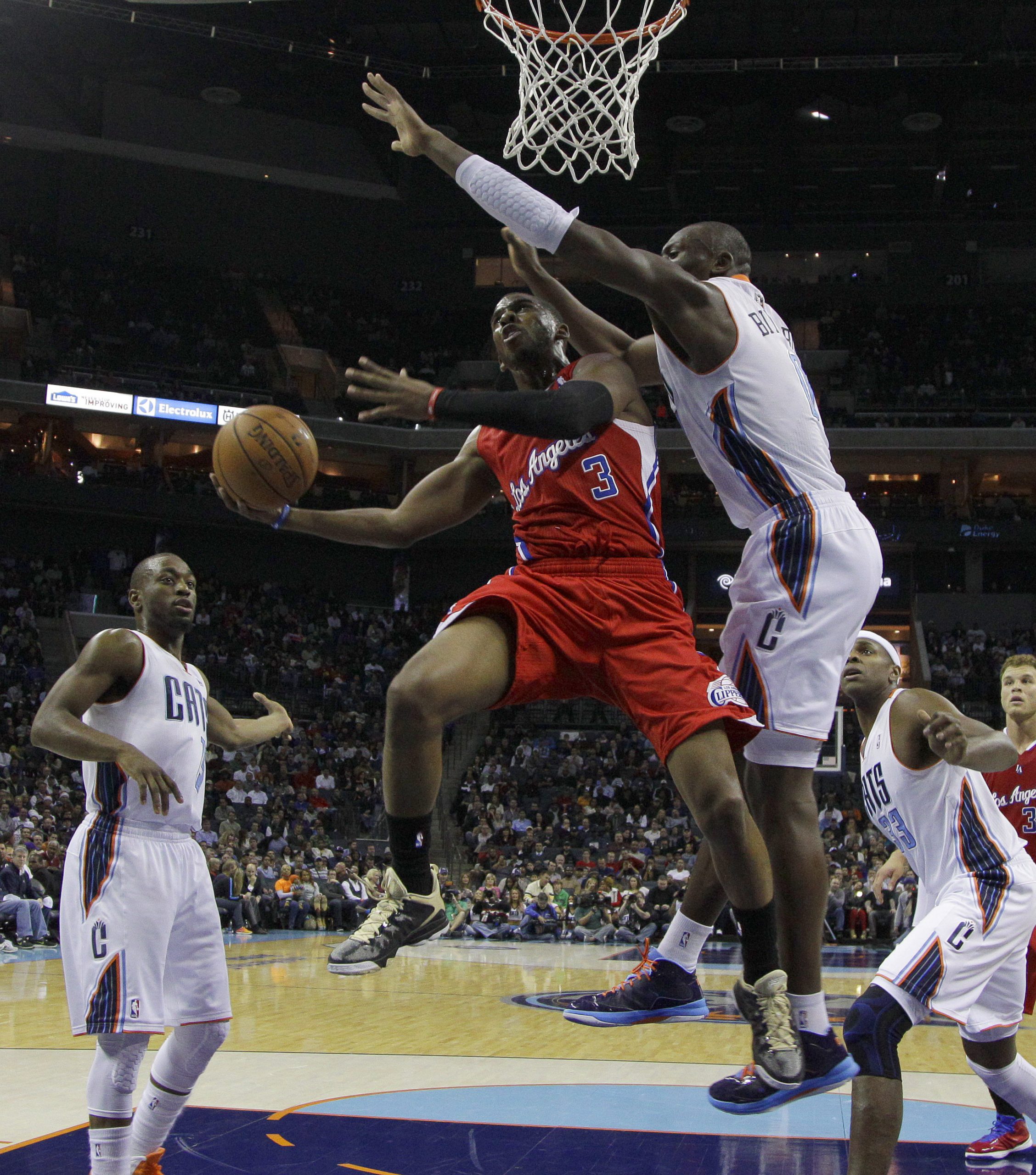 Paul helps lift Clippers past Bobcats 100-94