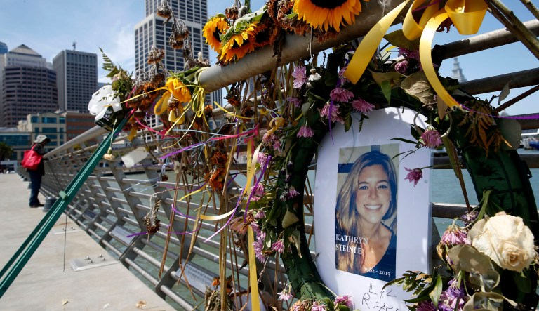 Steinle became the face of opposition to sanctuary city policies, as critics argued Zarate would not have been walking the streets if San Francisco police had honored an Immigration and Customs Enforcement request by handing him over to federal authorities. (Paul Chinn/San Francisco Chronicle vía AP, Archivo)