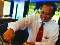 Bartender Sam returns to Washington