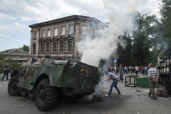 Ukrainian troops drive rebels out of Mariupol