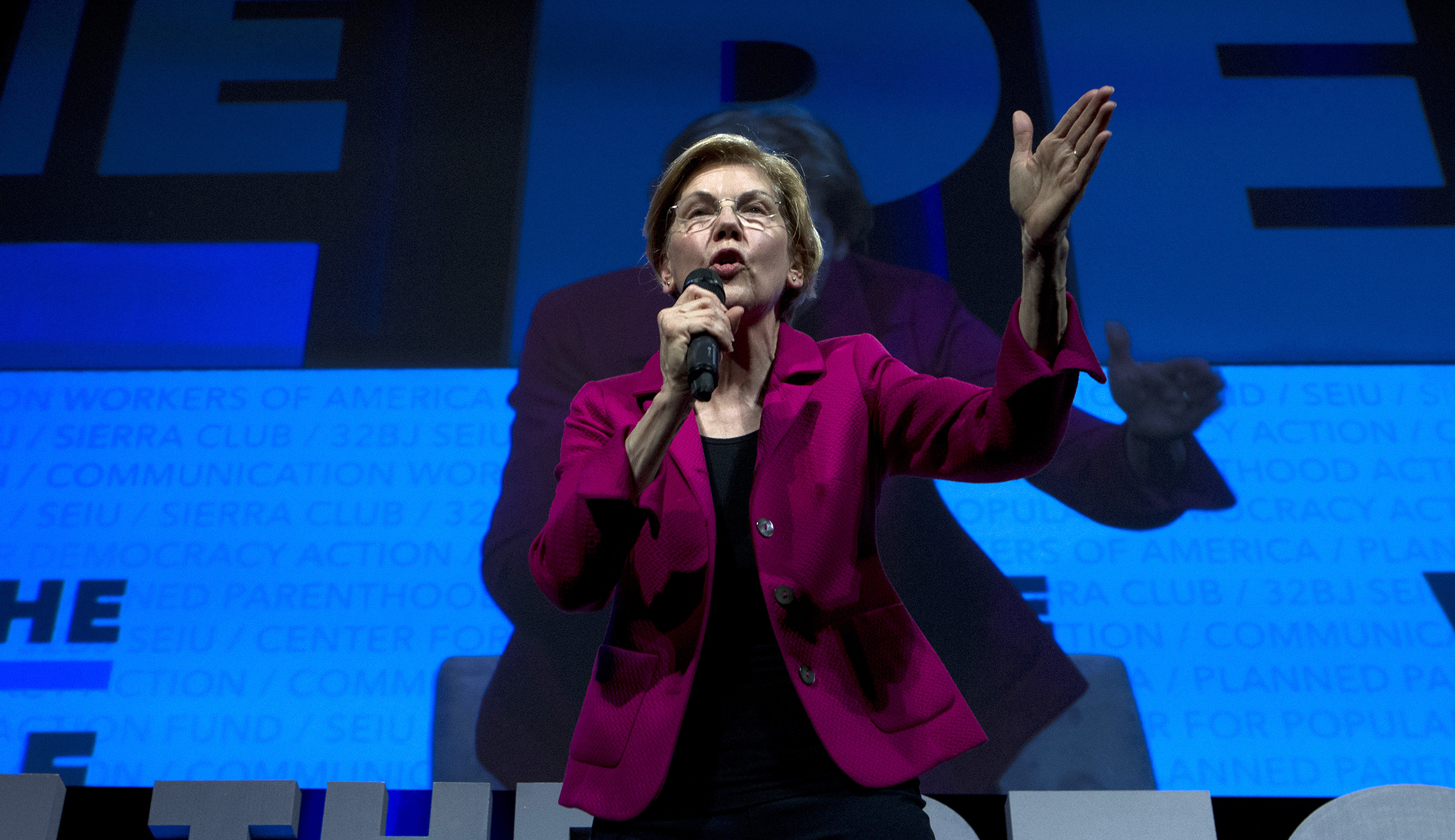 Elizabeth Warren predicts economic recession ‘maybe even by the end of 2020’