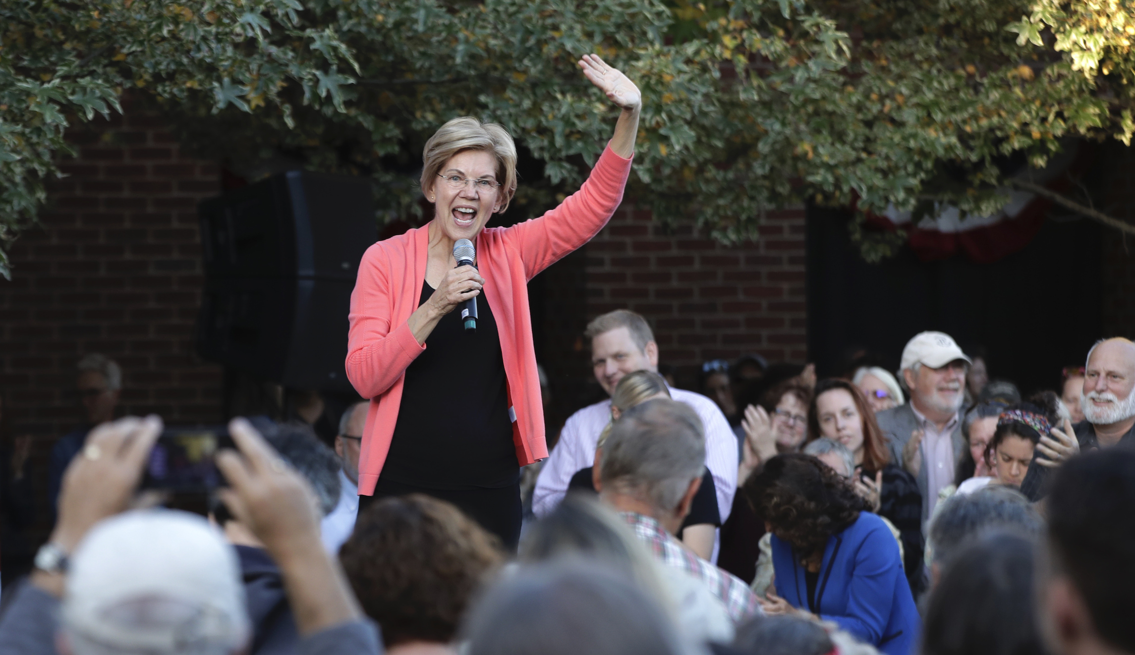 Warren raked in nearly $25M in third quarter, eclipsing Biden by $9M