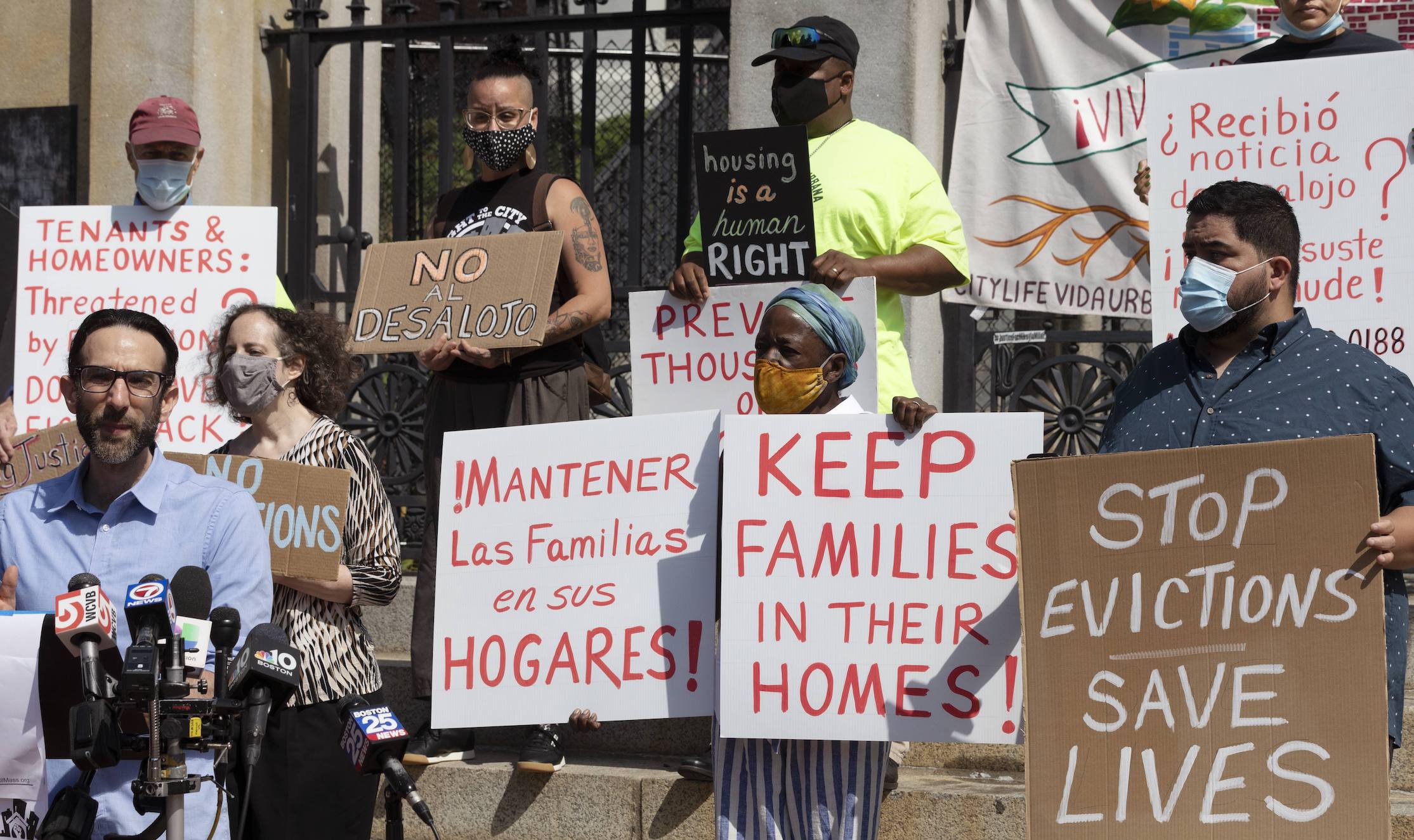 Pelosi ‘hopeful’ Biden will extend eviction moratorium