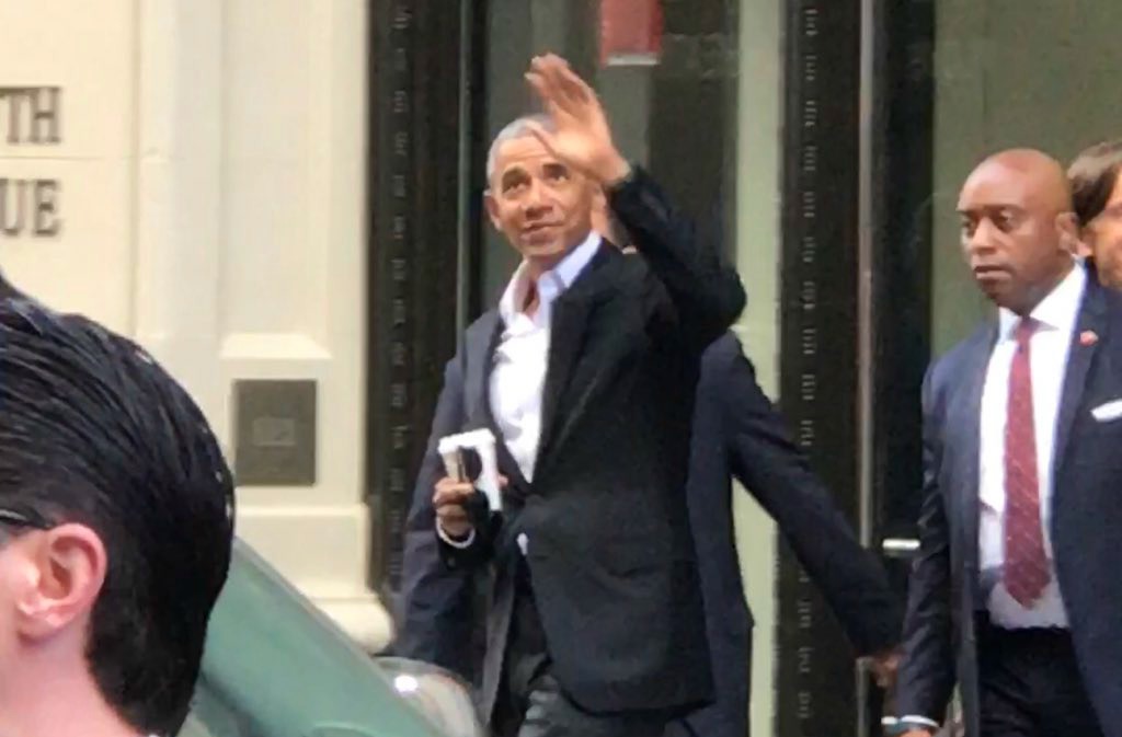 Obama grabs coffee and a Broadway show in NYC