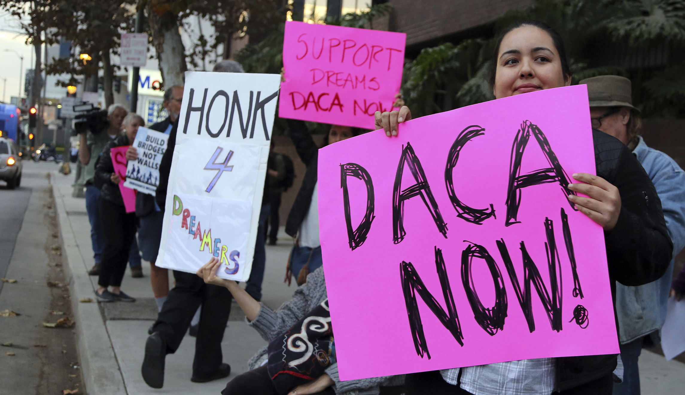 Immigration advocates sense a deal taking shape in DACA talks
