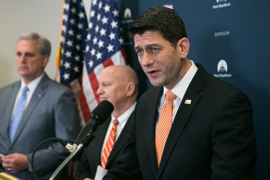Ryan warns Trump administration against lifting Russia sanctions