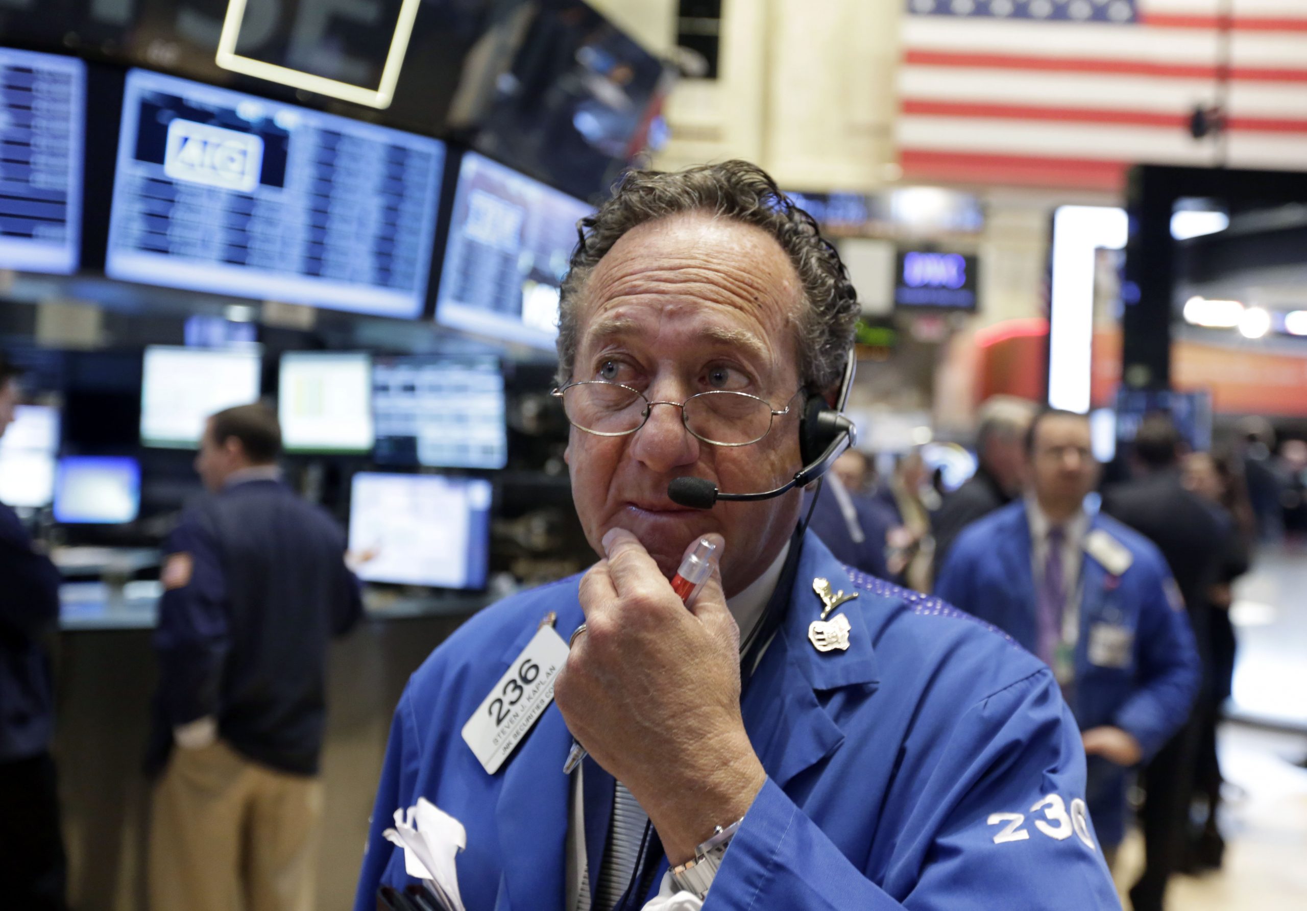 Better economic news boosts stocks