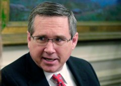 Mark Kirk: Trump ‘too bigoted and racist’