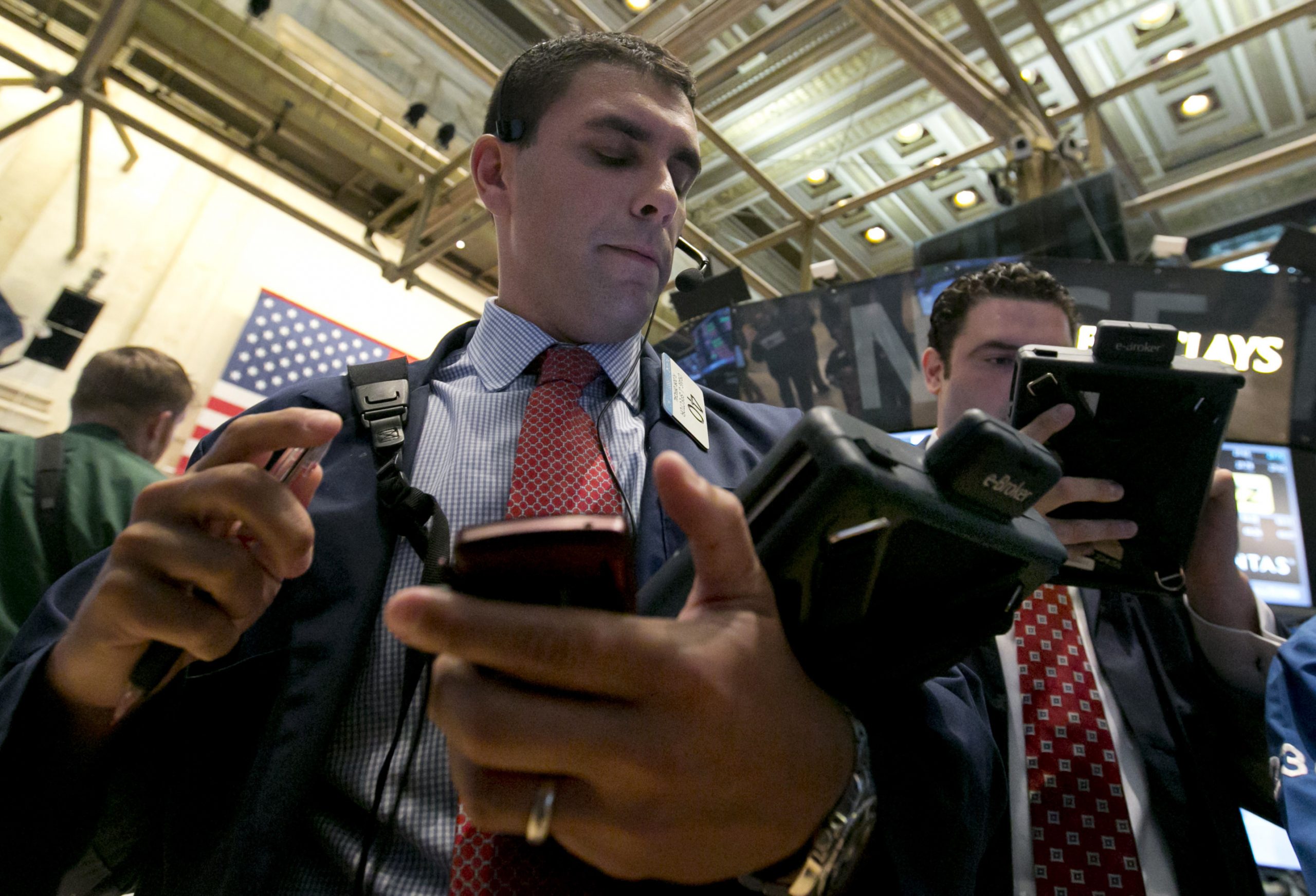 Stocks inch higher; Molson Coors jumps on earnings