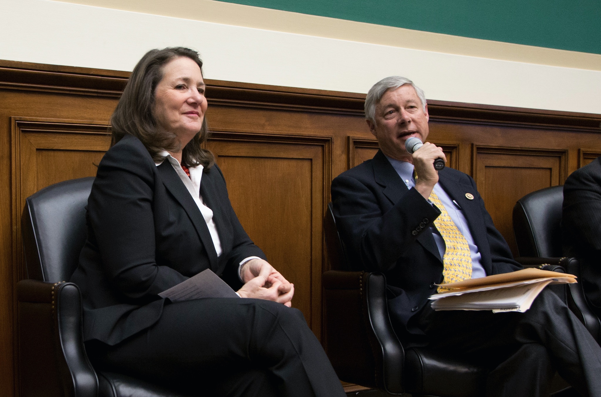 Cures bill sponsors Upton and DeGette seek to save NIH funding