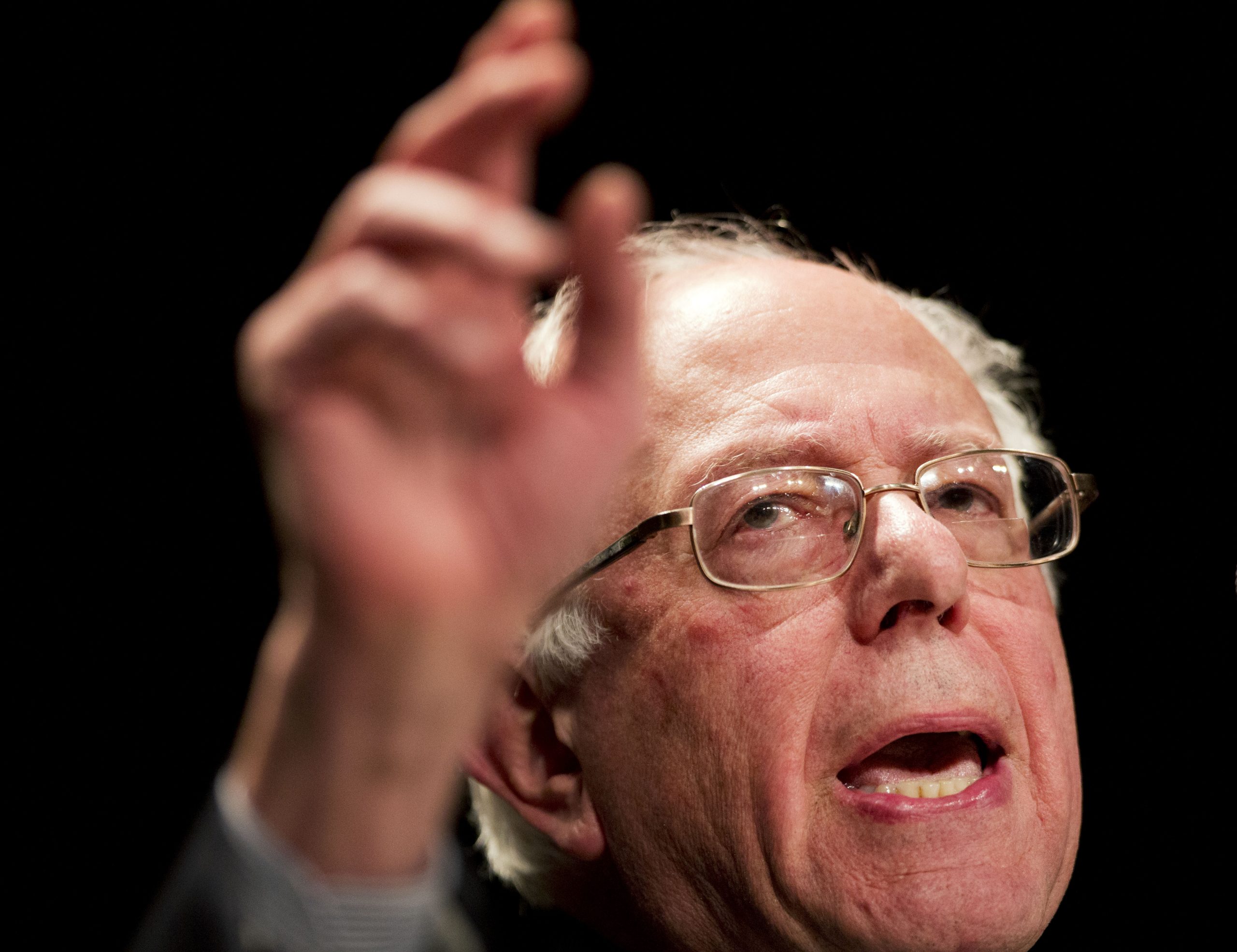 Sanders opposes New England natural gas pipeline
