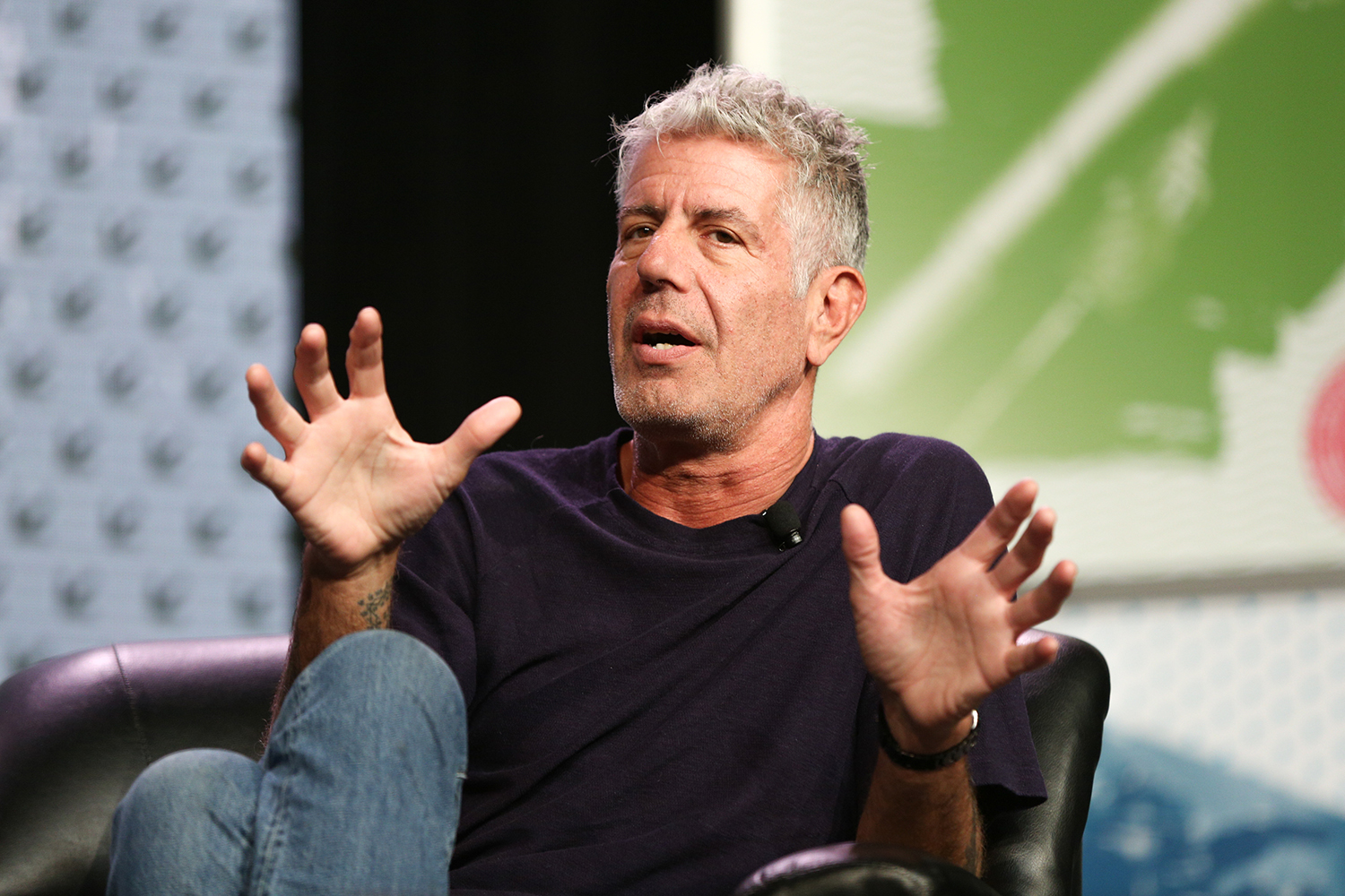 Obama dines with celebrity travel host Anthony Bourdain