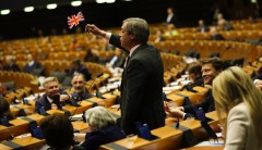 ‘We love Europe, we just hate the European Union’: Nigel Farage blasts EU during goodbye speech