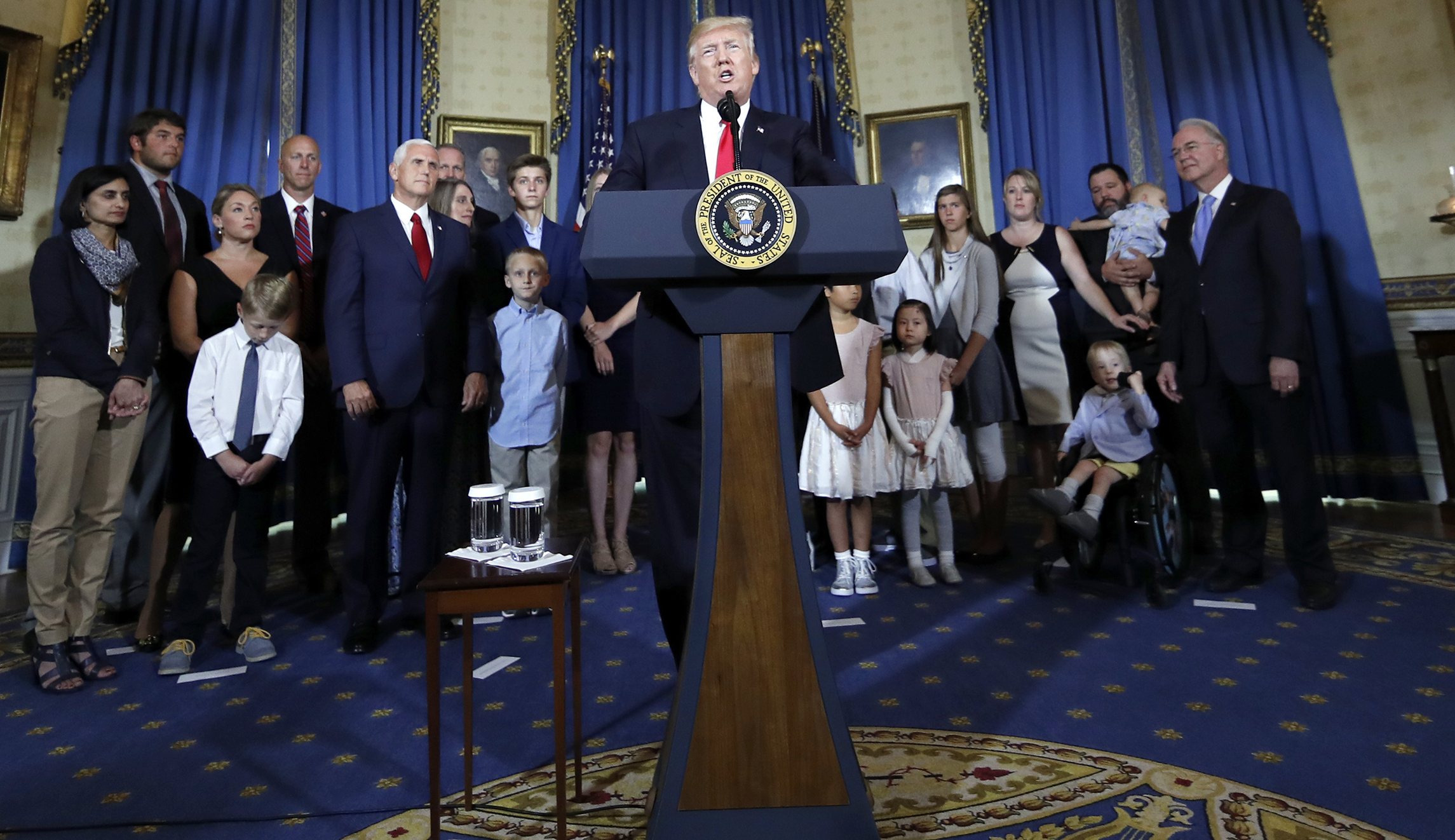 Trump warns GOP senators against blocking Obamacare repeal on eve of key vote