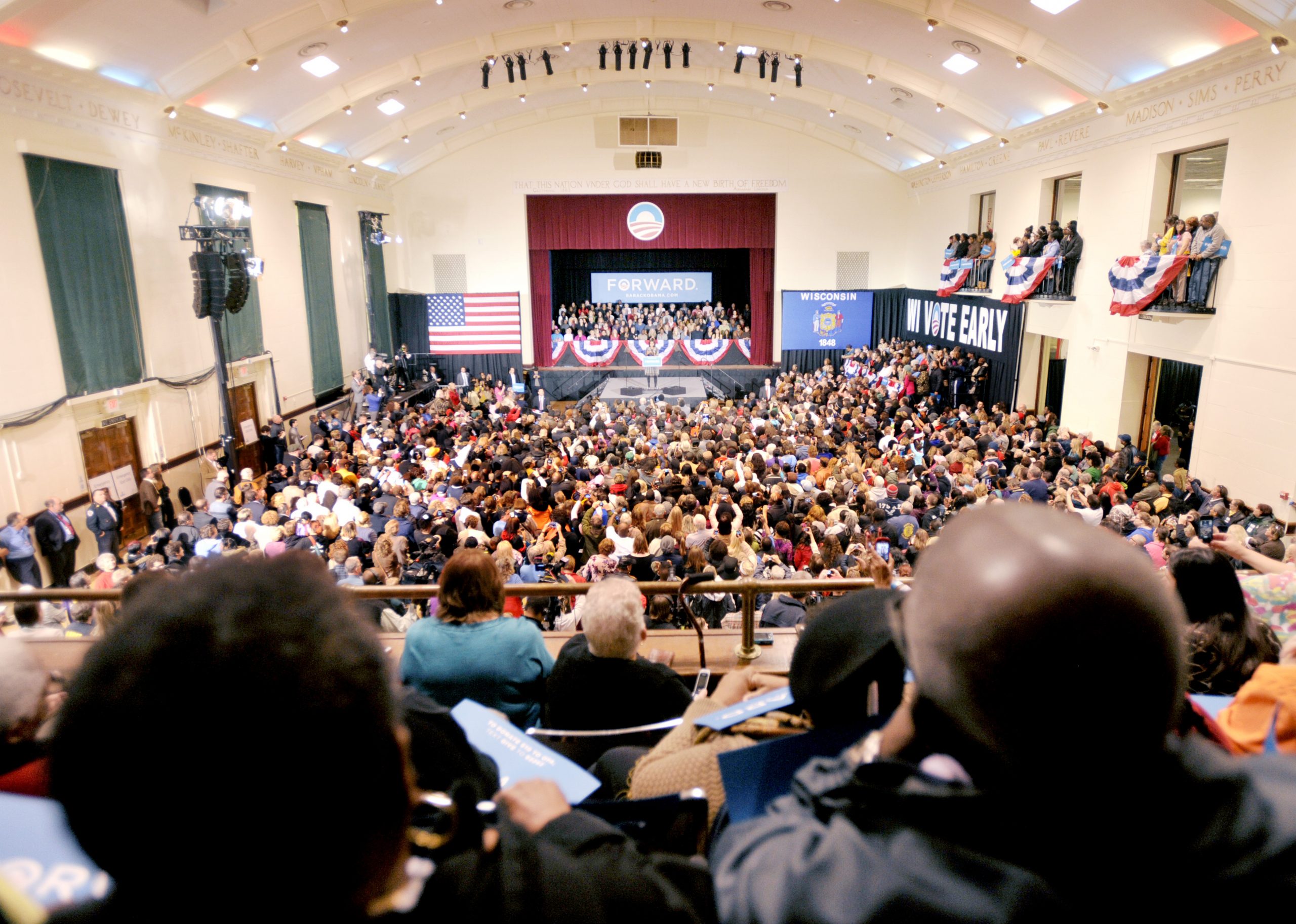 Romney, Obama heading to suddenly competitive Wisconsin