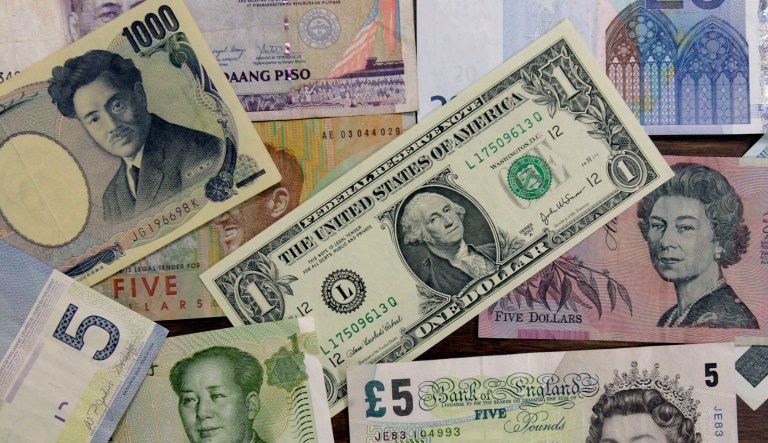 US dollar euro and foreign money at Currency Express in dowtown Los Angeles Wednesday. Feb, 27.   2008.