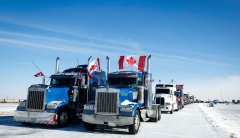 ‘It’s going down!’: Canadian police blitz truckers with formal warnings as Trudeau pounded for invoking Emergencies Act