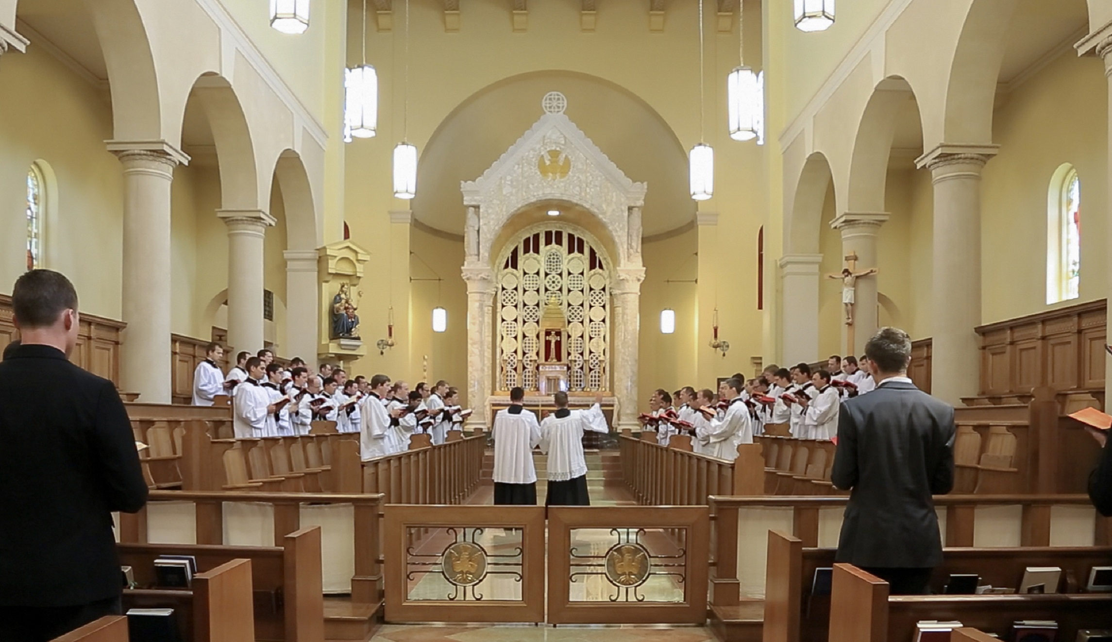 Traditional Catholic parishes grow even as US Catholicism declines