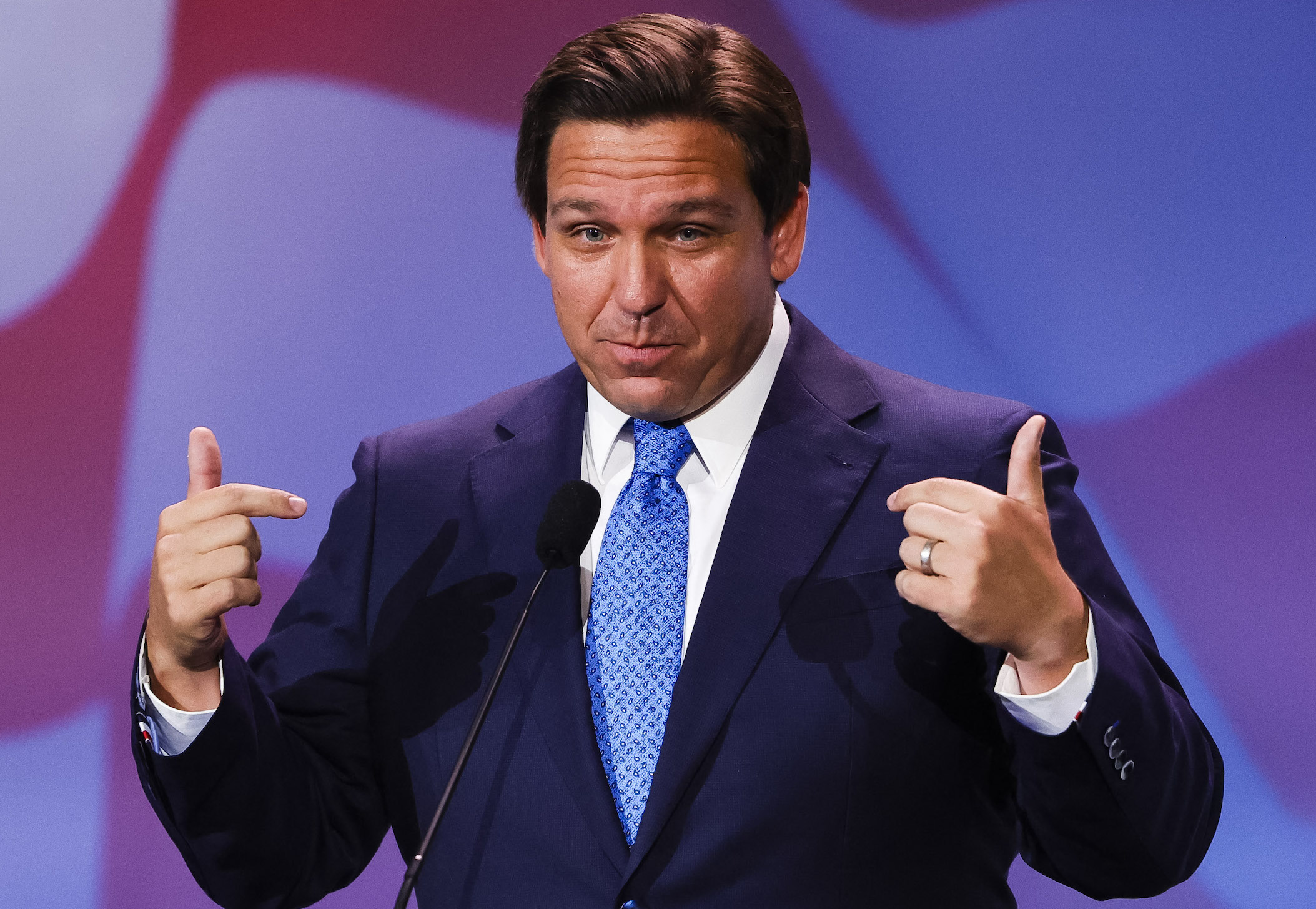 WATCH: DeSantis makes surprise appearance at Jacksonville Jaguars game